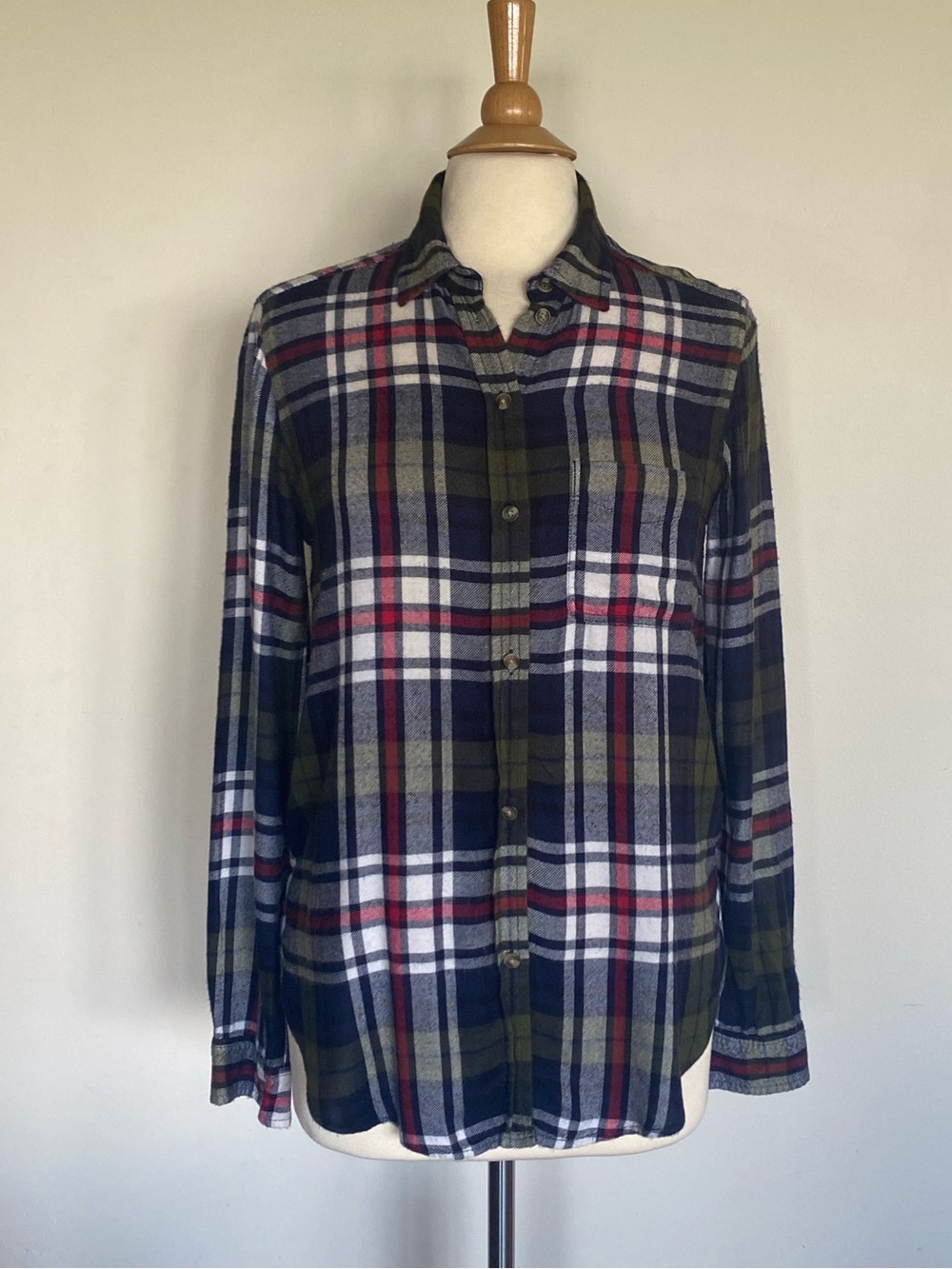 American Eagle Outfitters Olive, Navy & Red Plaid Button-Up Shirt